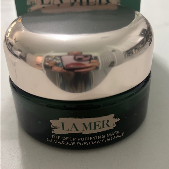 La Mer Purifying Mask 1.6 oz/ 50 ml
Includes a free gift. Please see images. - Picture 1 of 14